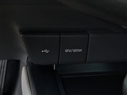 Used 2020 Toyota Camry LE image 23