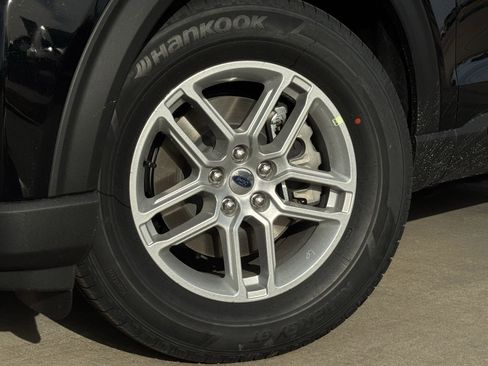 New 2026 Ford Explorer Active image 25