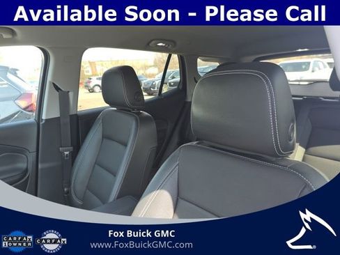Used 2023 GMC Terrain SLT w/ LPO, Floor Liner Package image 8