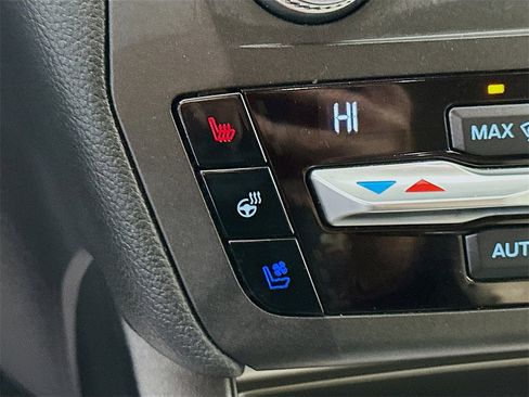 Used 2020 Ford Explorer Limited image 21