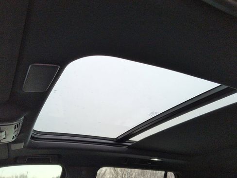 Used 2024 Cadillac Escalade Premium Luxury w/ Performance Package image 10