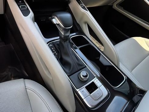 Used 2024 Kia Telluride S FWD image 30
