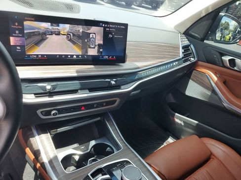 Used 2025 BMW X7 xDrive40i w/ Premium Package AWD/4WD image 25