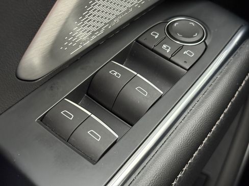 Used 2024 GMC Acadia Denali w/ Super Cruise Package image 34