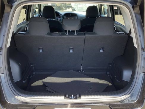 Used 2025 Kia Soul LX FWD image 19