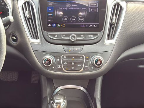 Used 2020 Chevrolet Malibu LT FWD image 17