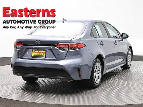 Used 2023 Toyota Corolla LE FWD image 5
