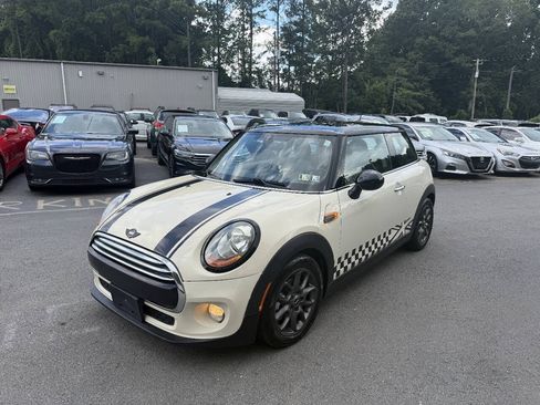 Used 2015 MINI Cooper 2-Door Hardtop FWD image 1