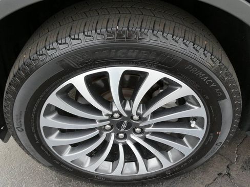 Used 2024 Lincoln Aviator Reserve w/ Equipment Group 201A AWD/4WD image 10