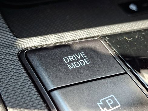 Certified 2025 Hyundai Elantra Sport FWD image 23