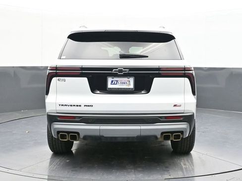 Used 2024 Chevrolet Traverse Z71 image 11