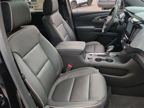 Used 2023 Chevrolet Traverse Premier image 29