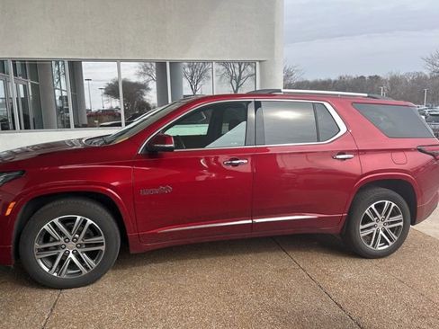 Used 2023 Chevrolet Traverse High Country image 8