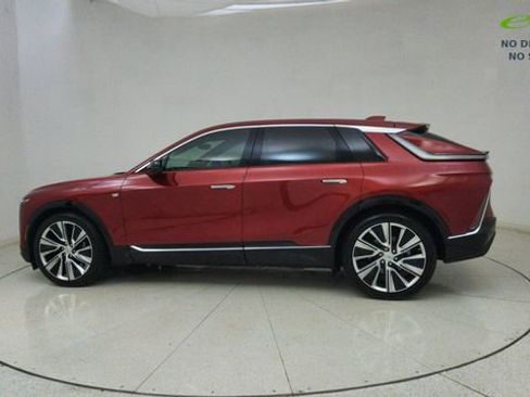 Used 2024 Cadillac Lyriq Luxury w/ LPO, Floor Liner Package image 68