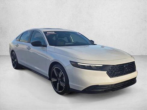 Used 2023 Honda Accord Sport image 3