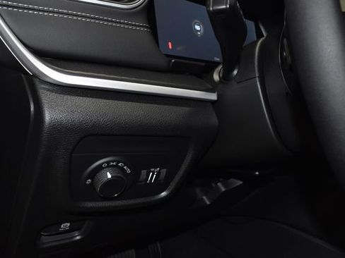 New 2025 Jeep Grand Cherokee L Altitude image 23