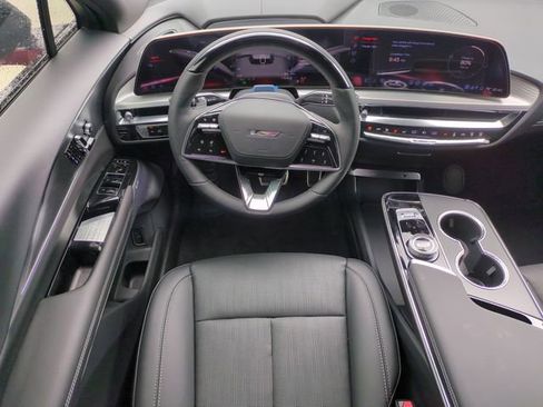 New 2026 Cadillac Lyriq V AWD/4WD image 8