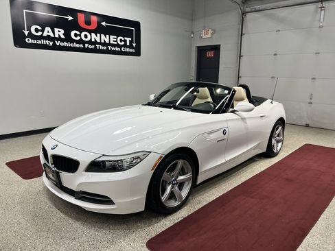 Used 2011 BMW Z4 sDrive30i image 3