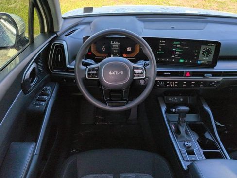 Used 2025 Kia Sorento LX FWD image 15