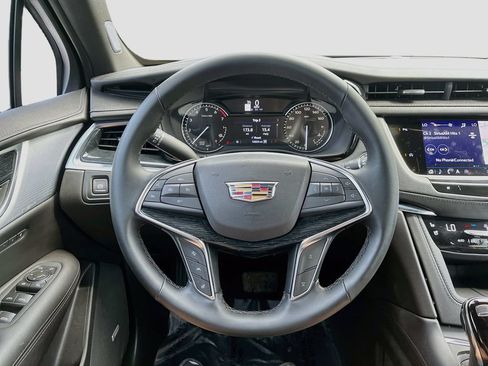 Used 2025 Cadillac XT5 Premium Luxury w/ LPO, Floor Liner Package AWD/4WD image 11