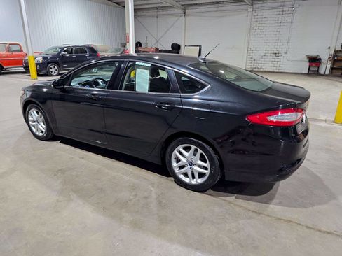 Used 2014 Ford Fusion SE FWD image 7
