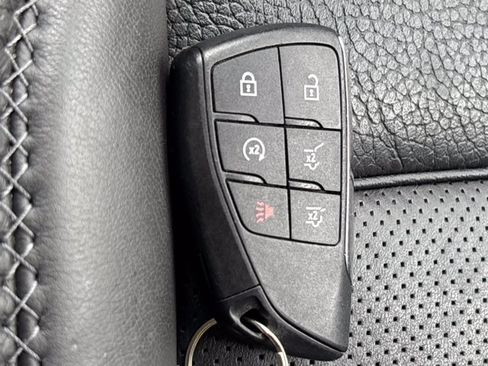 Used 2025 GMC Yukon Denali RWD image 40