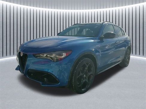 Used 2024 Alfa Romeo Stelvio Veloce image 16