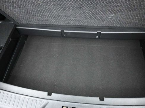 Used 2023 Ford Explorer XLT w/ Equipment Group 202A image 21