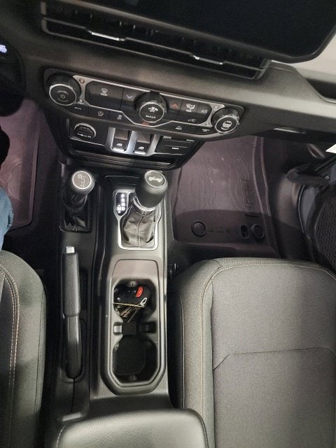 Used 2026 Jeep Wrangler Sport AWD/4WD image 12