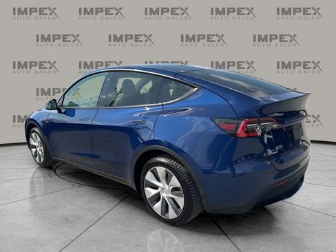 Used 2021 Tesla Model Y Long Range image 3