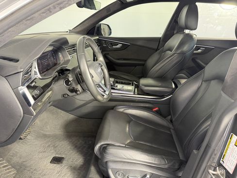 Used 2019 Audi Q8 Prestige AWD/4WD image 5