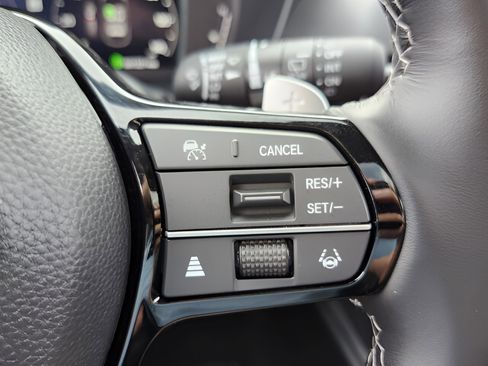 Used 2025 Acura ADX FWD image 32