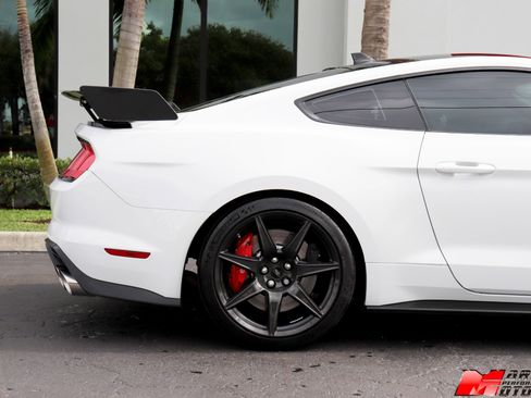 Used 2020 Ford Mustang Shelby GT500 w/ Carbon Fiber Track Pack image 16