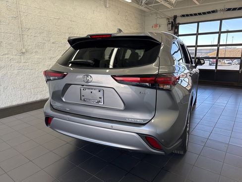 Certified 2025 Toyota Highlander Limited image 7