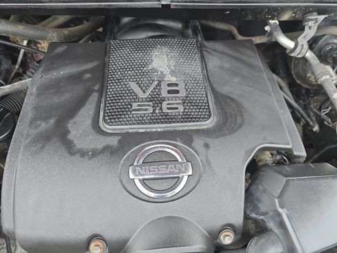 Used 2014 Nissan Titan SV w/ SV Premium Utility Package image 40