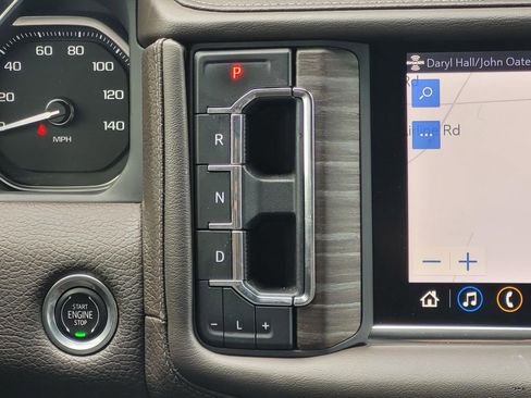 Used 2021 GMC Yukon Denali w/ Denali Premium Package image 21