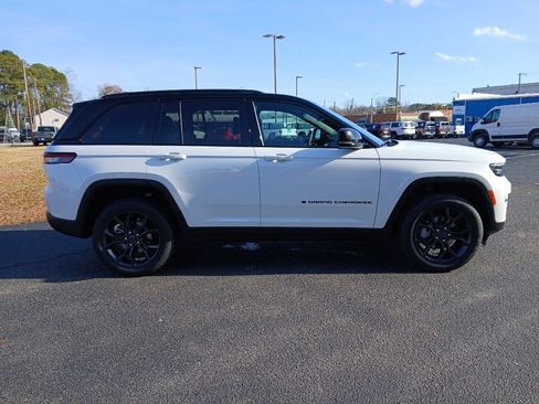 New 2025 Jeep Grand Cherokee Limited image 2