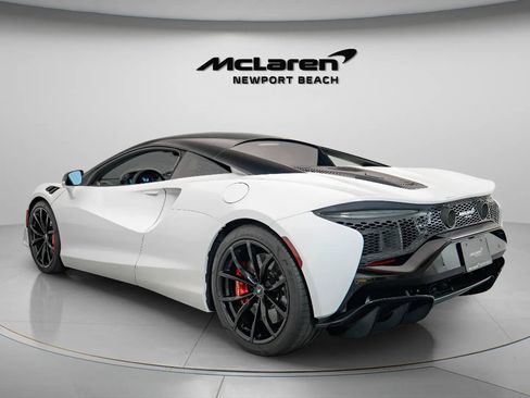 Used 2023 McLaren Artura RWD image 22