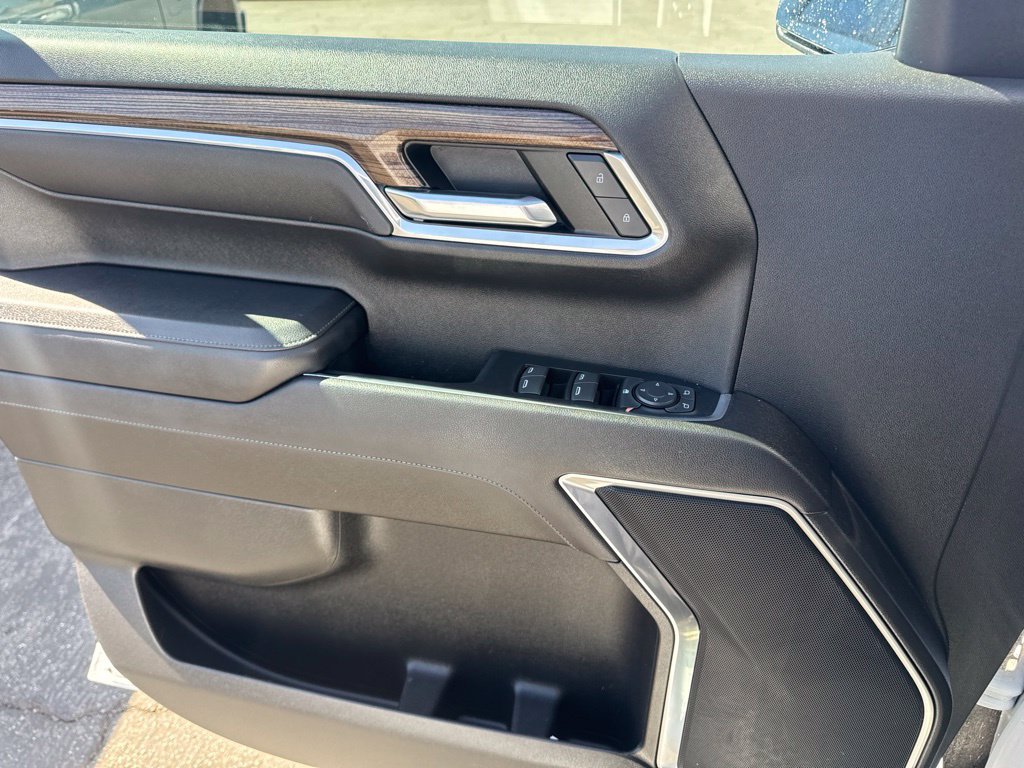 Used 2023 Chevrolet Silverado 1500 RST AWD/4WD image 23