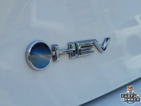 Used 2025 Toyota Camry SE FWD image 7