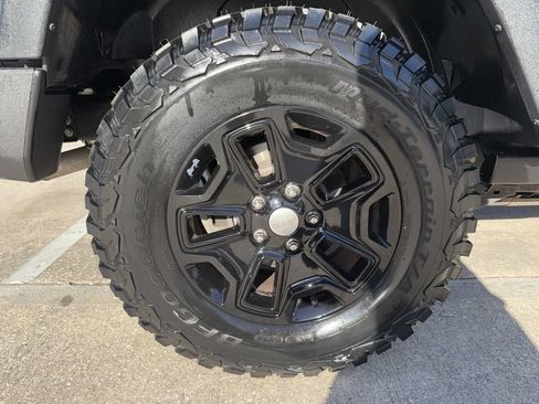 Used 2018 Jeep Wrangler Sport AWD/4WD image 31