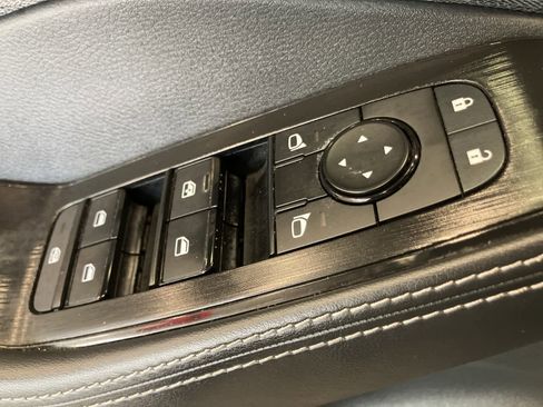 Used 2021 Nissan Rogue S image 12