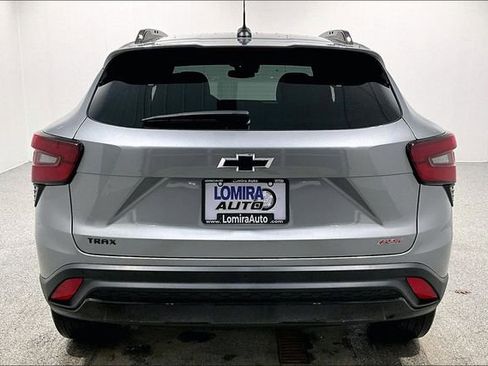 Used 2025 Chevrolet Trax RS w/ Sunroof Package image 6