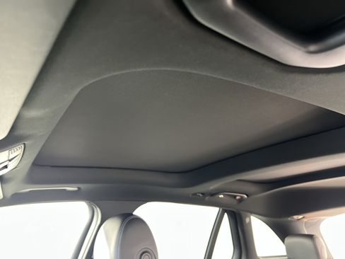 Used 2019 Mercedes-Benz GLC 300 4MATIC image 24