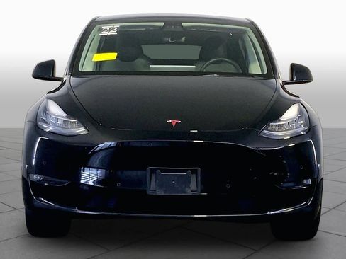 Used 2022 Tesla Model Y Long Range AWD/4WD image 3