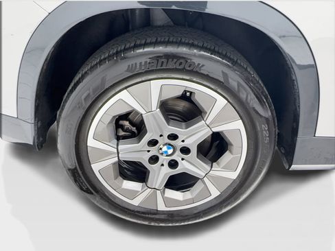 Used 2025 BMW X1 xDrive28i AWD/4WD image 16
