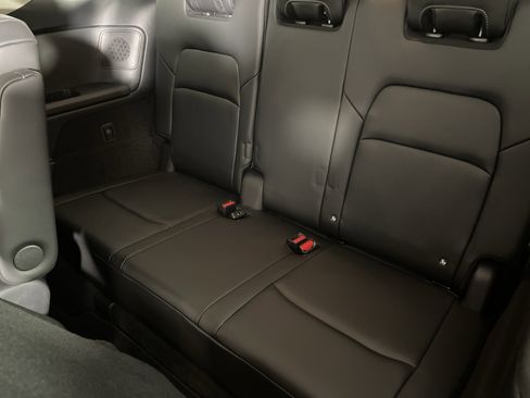 Used 2023 Nissan Pathfinder Platinum image 14