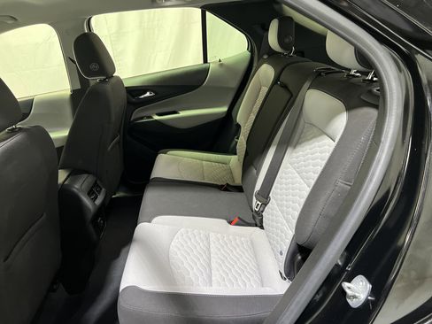 Used 2020 Chevrolet Equinox LS image 16