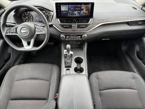 Certified 2025 Nissan Altima 2.5 SV w/ SV Premium Package FWD image 2