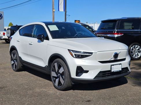 Used 2023 Volvo C40 P8 Recharge Ultimate AWD/4WD image 7